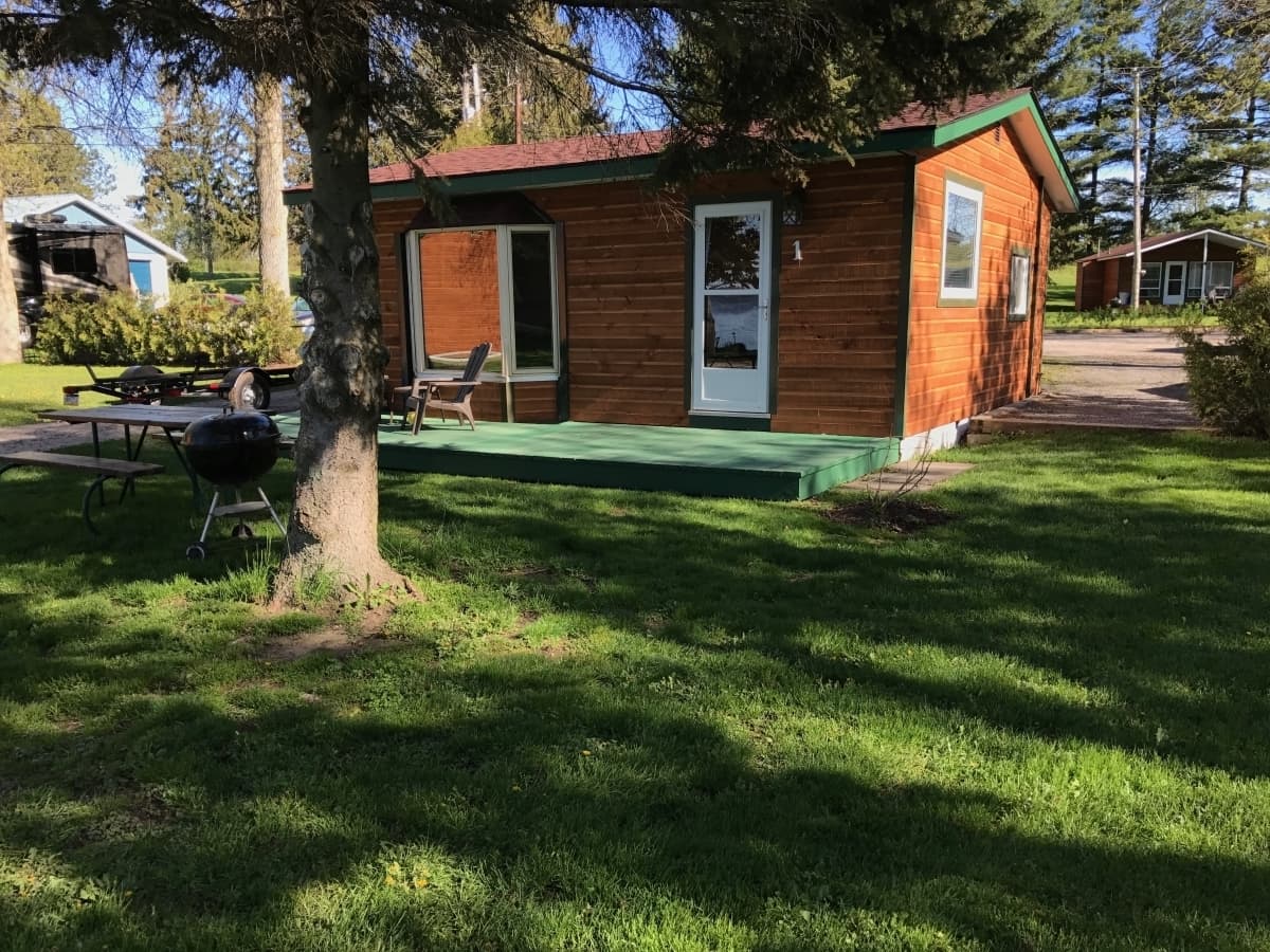 Cottage 1 exterior image.